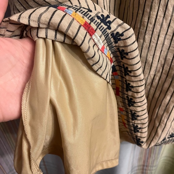 Embroidered striped shift dress tunic length tan casual THML size Large casual - Picture 10 of 10